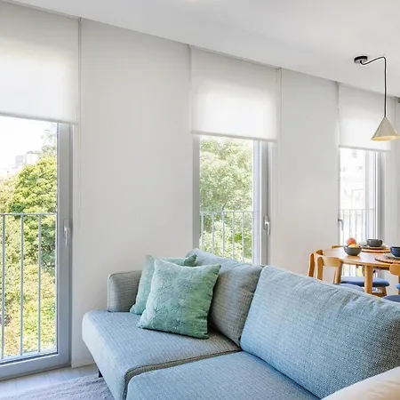 Apartment Executive With Ac | Palacio De Cristal *